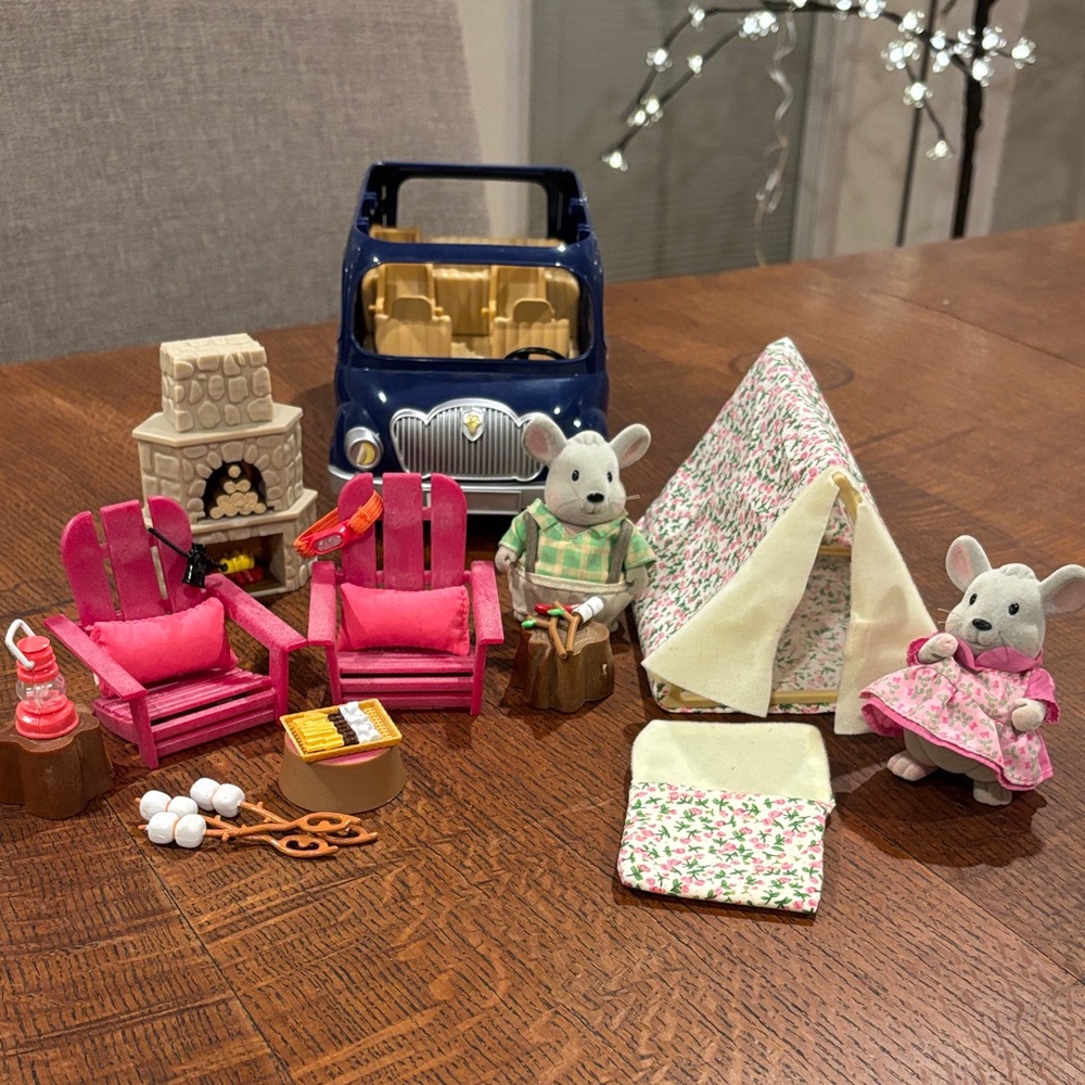 Calico Critters Camping Playset with Mice Figures, Van and Accessories